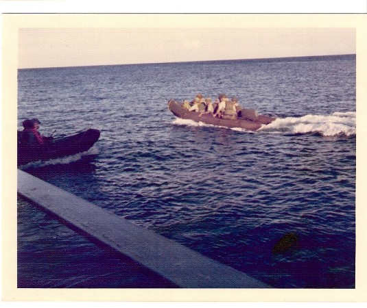 Oefening met mariniers, vermoedelijk bij Aruba.